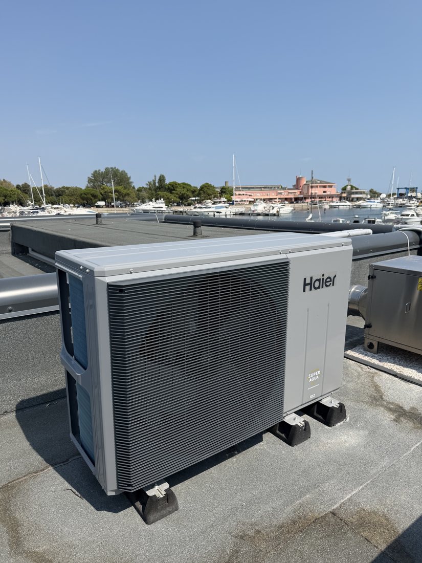 Unità esterna installata su copertura